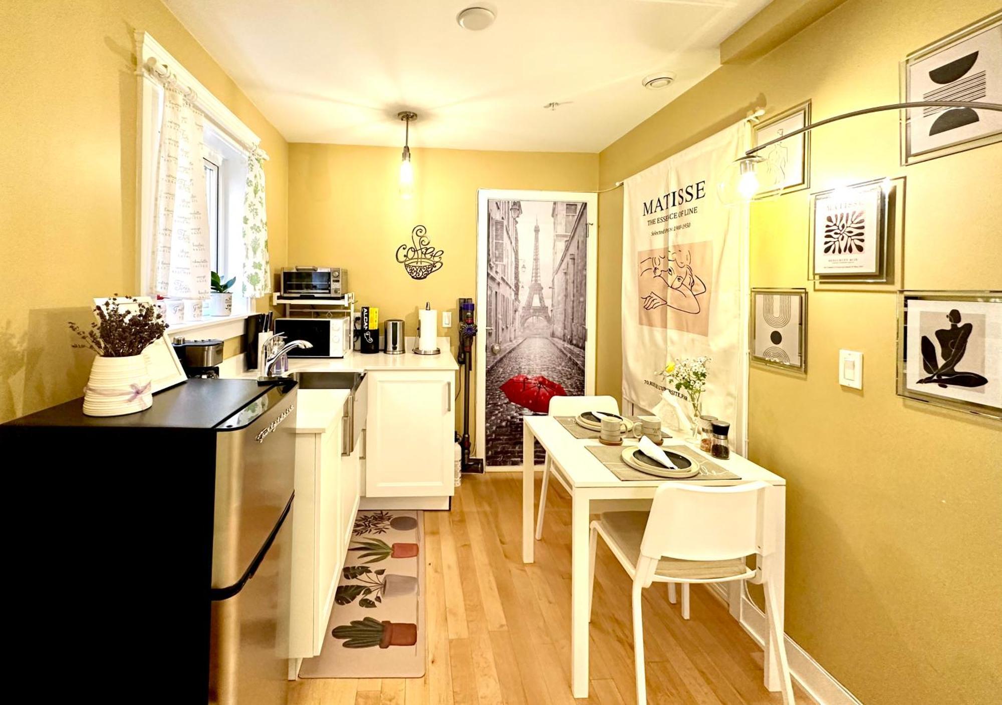 Private Guest Suite 10Mins To Downtown - King Bed - Bathtub - Free Parking Vancouver Exterior photo